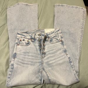 American Eagle NWT flare boot cut jeans.